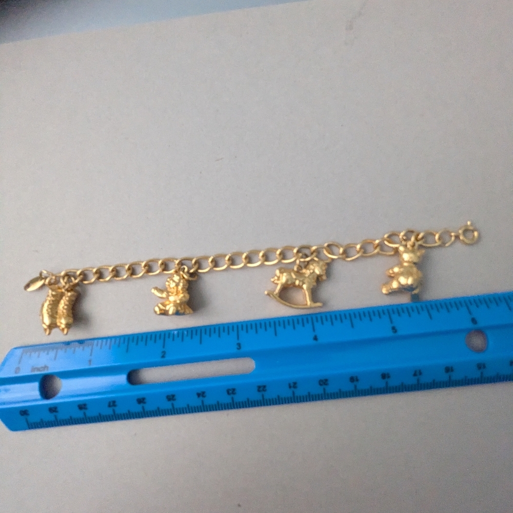1993 Avon "Christmas Wishes" Child's Charm Bracelet w/Box! - Picture 7 of 9